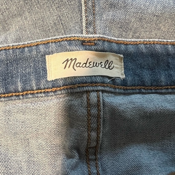 Madewell Plus The Curvy Perfect Jean Short in Baylis Wash - Picture 12 of 12